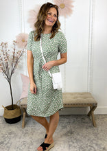 Load image into Gallery viewer, Olive Daisy print midi dress
