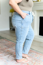 Load image into Gallery viewer, Cooper High Rise Vintage Denim Judy Blue Jogger
