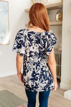Load image into Gallery viewer, In Contrast Floral V-Neck Top
