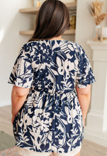 Load image into Gallery viewer, In Contrast Floral V-Neck Top
