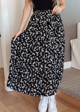 Load image into Gallery viewer, Fielding Flowers Floral Skirt

